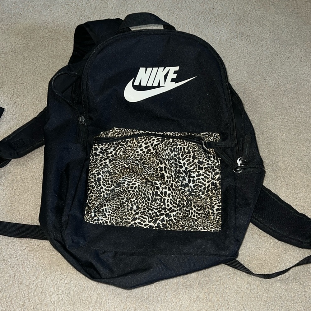 black nike backpack